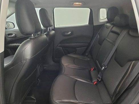 Used 2019 Jeep Compass Latitude w/ Popular Equipment Group FWD image 18
