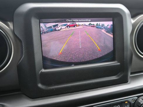 Used 2022 Jeep Wrangler Sport AWD/4WD image 31