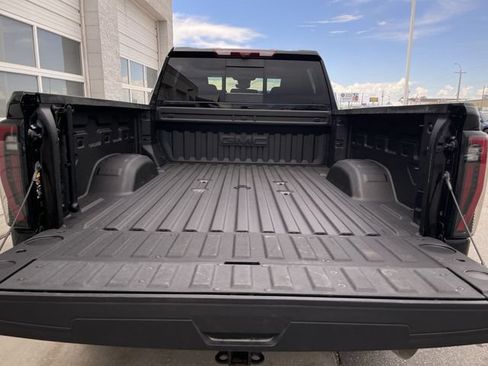Used 2025 GMC Sierra 3500 AT4 w/ AT4 Premium Plus Package AWD/4WD image 24