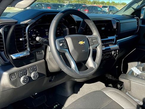 Used 2024 Chevrolet Silverado 2500 LTZ image 16