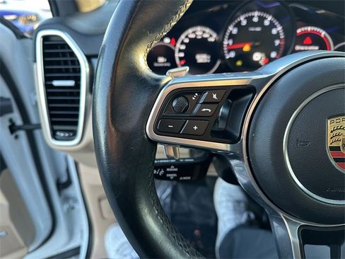 Used 2021 Porsche Cayenne Coupe image 27