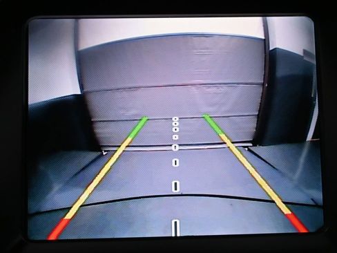 Used 2018 Jeep Cherokee Latitude Plus image 9