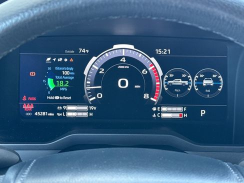Used 2024 Toyota Tundra Limited AWD/4WD image 22