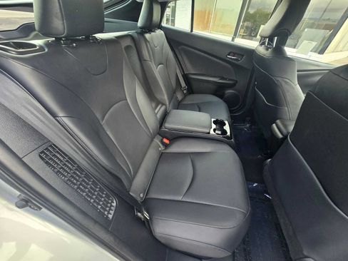 Used 2017 Toyota Prius Prime Advanced FWD image 12
