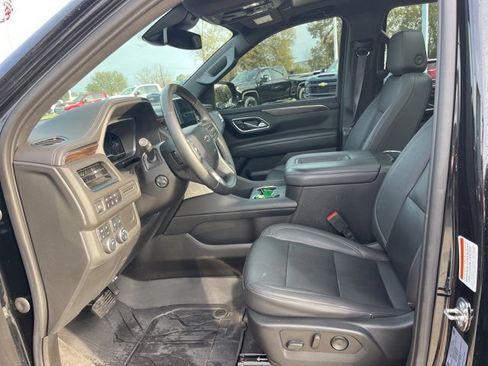 Used 2023 Chevrolet Suburban Z71 w/ Luxury Package image 17