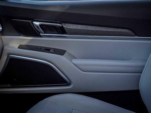 Certified 2022 Kia Telluride SX w/ SX Prestige Package image 16