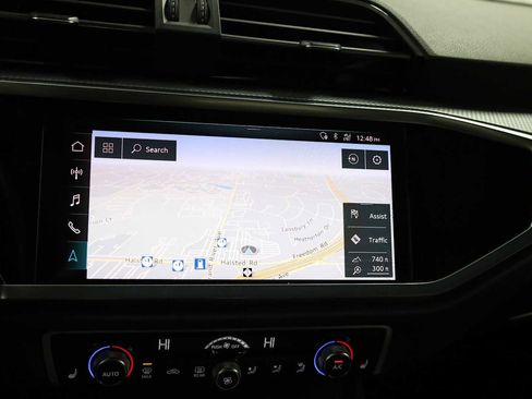 Used 2020 Audi Q3 2.0T Premium Plus w/ Premium Plus Package image 31