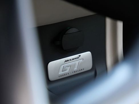 Used 2023 McLaren GT RWD image 17
