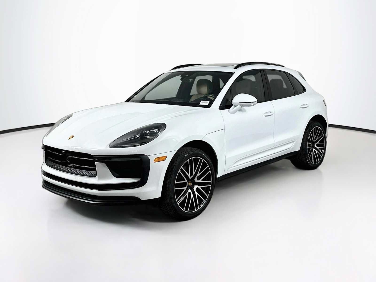 Certified 2026 Porsche Macan AWD/4WD image 1