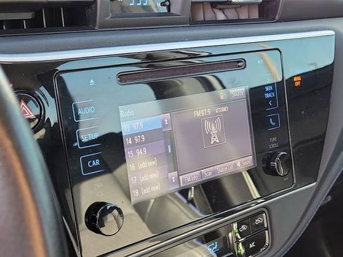 Used 2019 Toyota Corolla SE FWD image 21