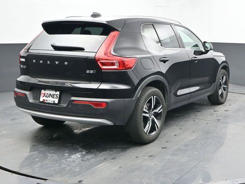 Used 2025 Volvo XC40 B5 Core AWD/4WD image 9