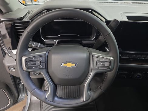Certified 2025 Chevrolet Silverado 1500 LT image 17