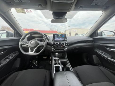 Used 2025 Nissan Sentra SV image 31
