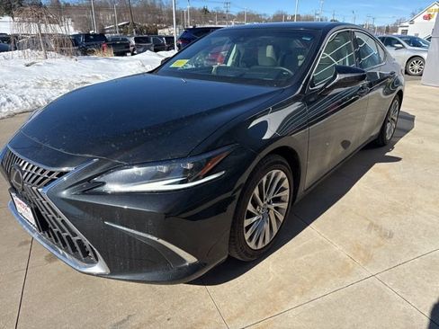 Used 2022 Lexus ES 350 Ultra Luxury w/ Accessory Package 2 image 3