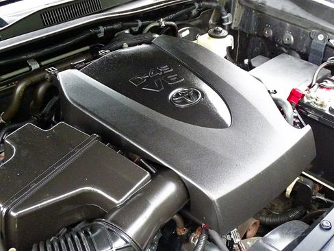 Used 2016 Toyota Tacoma SR5 w/ SR5 Appearance Package (SN) AWD/4WD image 19