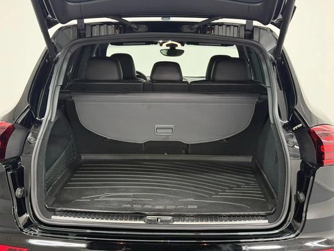 Used 2018 Porsche Cayenne Platinum Edition image 39