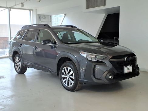 Used 2024 Subaru Outback Premium AWD/4WD image 3