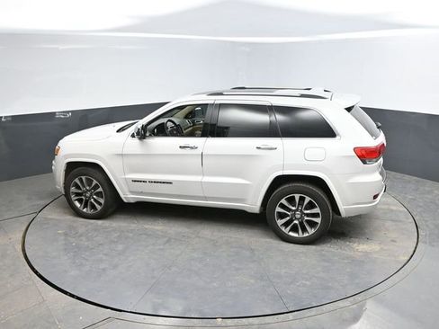 Used 2017 Jeep Grand Cherokee Overland image 40