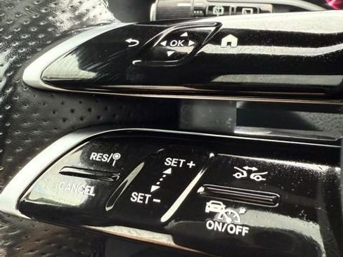 Used 2023 Mercedes-Benz GLC 300 4MATIC w/ AMG Line image 45