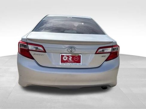Used 2012 Toyota Camry SE FWD image 9