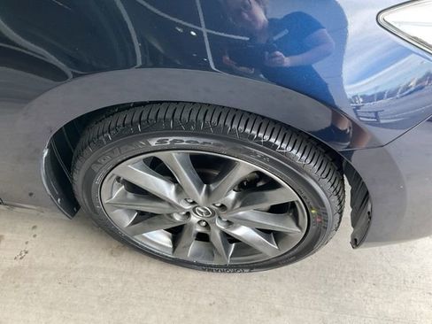 Used 2018 MAZDA MAZDA3 Touring image 28