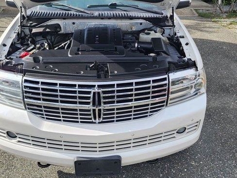 Used 2012 Lincoln Navigator 2WD image 19