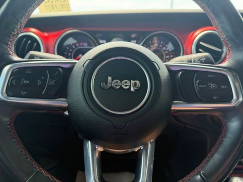 Used 2021 Jeep Gladiator Rubicon w/ Dual Top Group AWD/4WD image 17