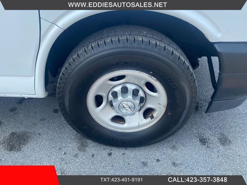 Used 2018 Chevrolet Express 3500 w/ Driver Convenience Package RWD image 23