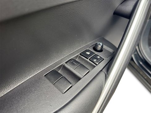 Used 2023 Toyota Corolla Cross image 10