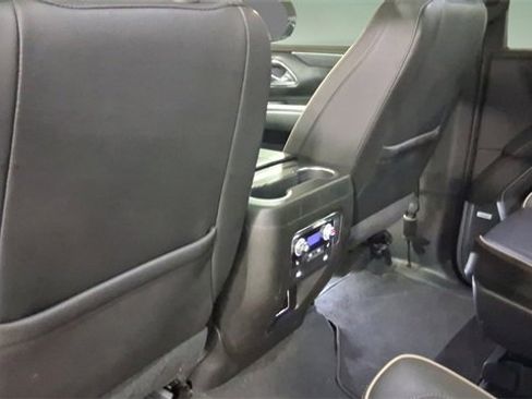Used 2021 GMC Yukon SLT w/ SLT Premium Package image 23