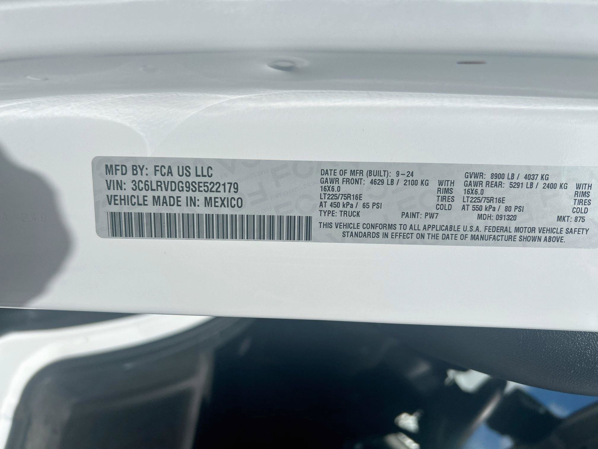 Used 2025 RAM ProMaster 2500 w/ Convenience Group FWD image 30