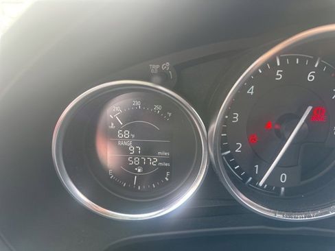 Used 2016 MAZDA MX-5 Miata Club image 17