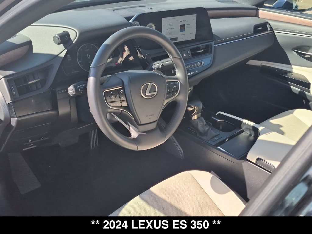 Used 2024 Lexus ES 350 w/ Premium Package FWD image 2