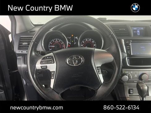 Used 2013 Toyota Highlander SE image 12