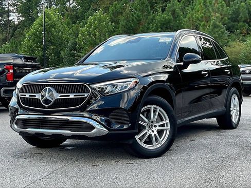 Certified 2025 Mercedes-Benz GLC 300 4MATIC image 2