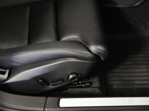Used 2019 Volvo S60 T6 Inscription image 12