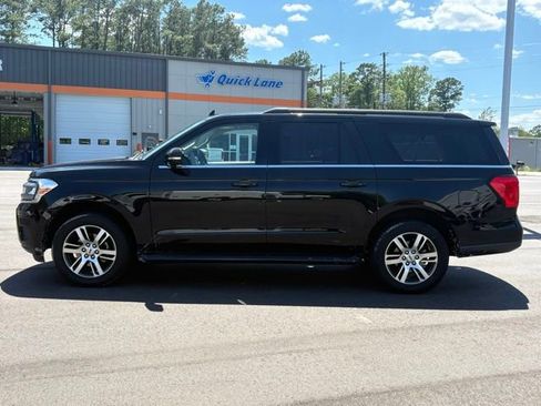 Used 2024 Ford Expedition Max XLT AWD/4WD image 2