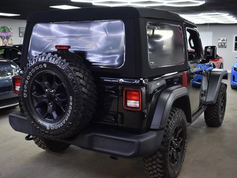 Used 2021 Jeep Wrangler Sport AWD/4WD image 5