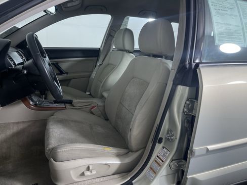 Used 2005 Subaru Outback 2.5i image 14