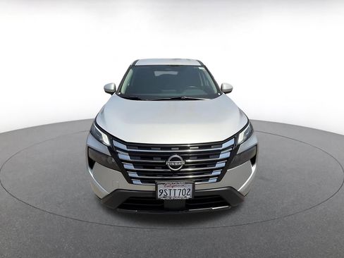 Used 2025 Nissan Rogue SV FWD image 4