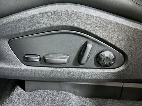 New 2026 Porsche Macan 4 Electric image 22