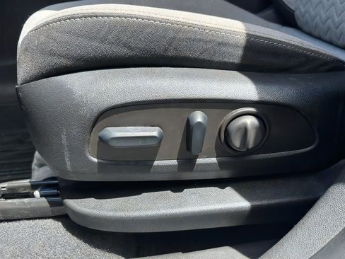 Used 2023 Chevrolet Equinox LS w/ LS Convenience Package FWD image 26