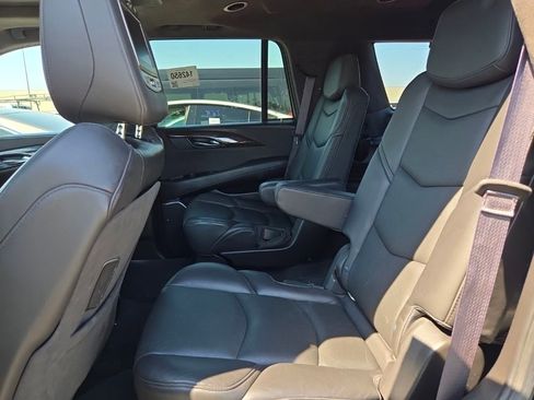 Used 2016 Cadillac Escalade Platinum AWD/4WD image 13