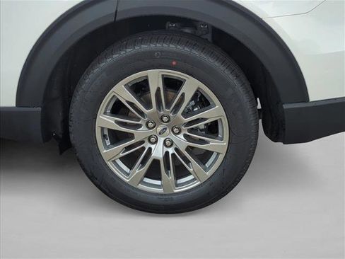 New 2026 Ford Explorer Platinum image 10