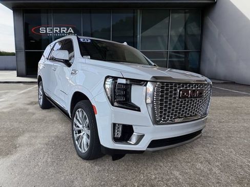Used 2023 GMC Yukon Denali AWD/4WD image 5