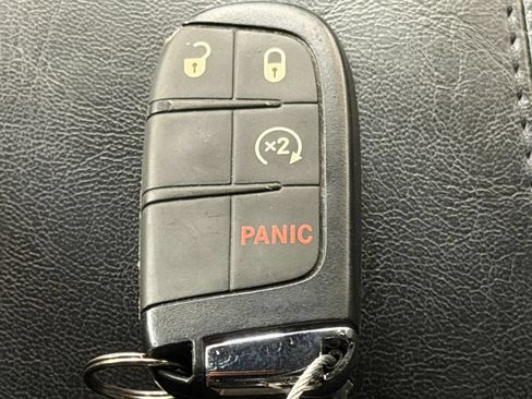 Used 2025 Jeep Compass Limited AWD/4WD image 17