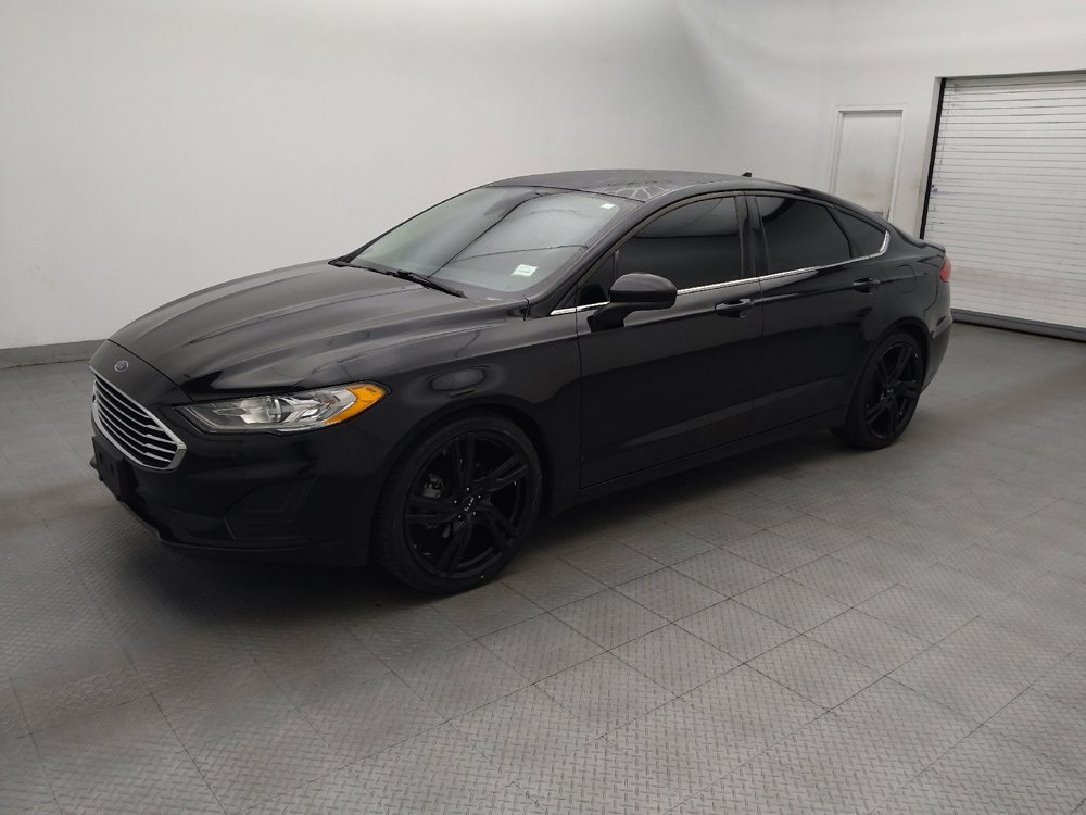 Used 2019 Ford Fusion SE FWD image 2