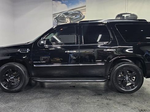 Used 2013 Cadillac Escalade 2WD image 12