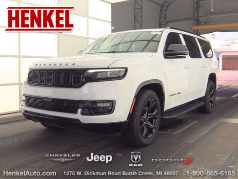 Used 2024 Jeep Wagoneer L Series II AWD/4WD image 1