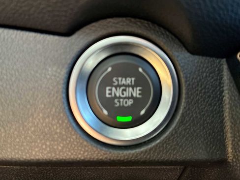 Certified 2025 Chevrolet Traverse RS image 17